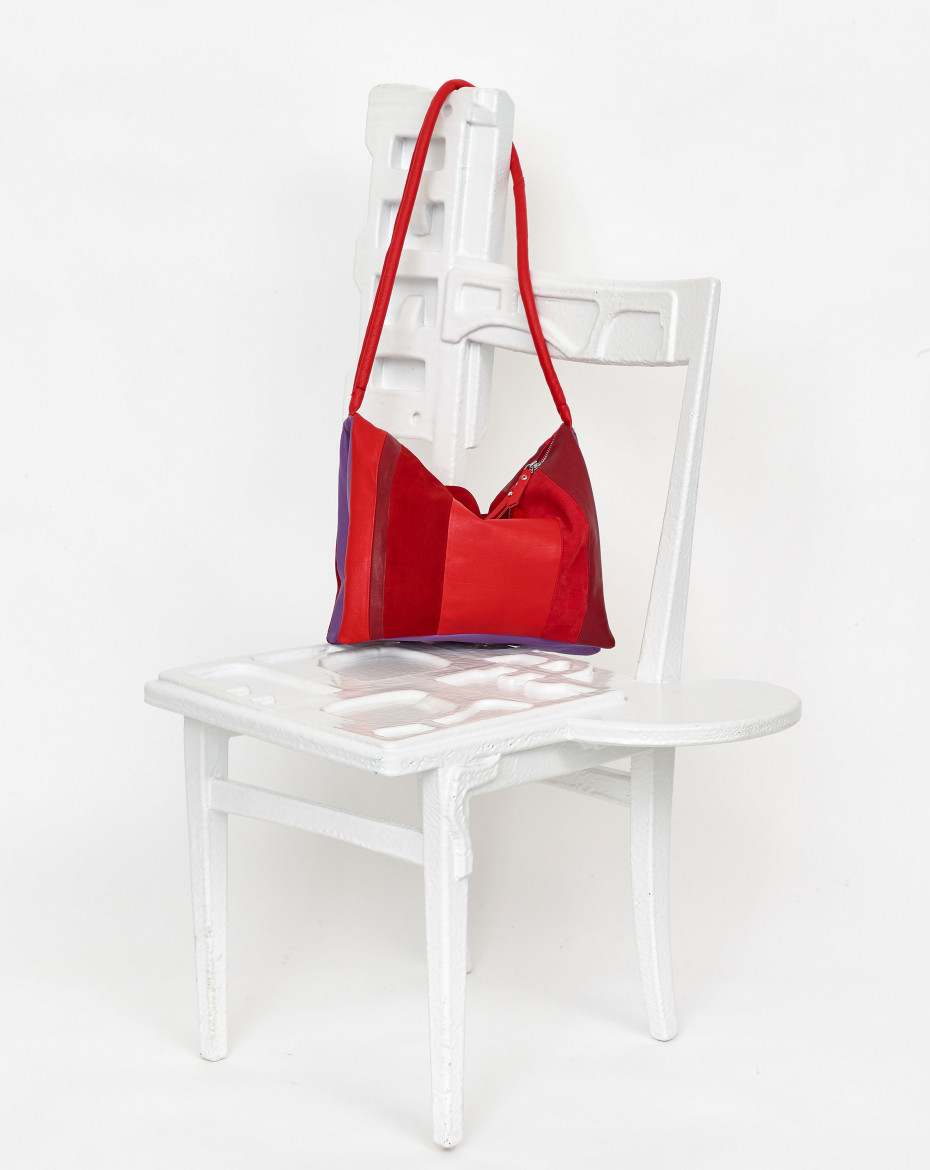 EVABLUT_Saddle_front_red_chair.jpg