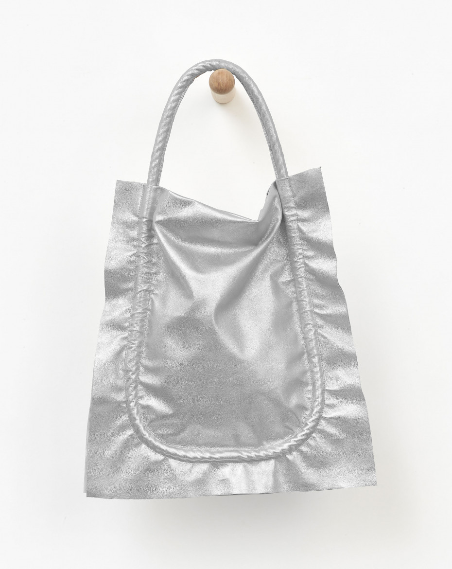 EvaBlut_Squaring_silver_front.jpg
